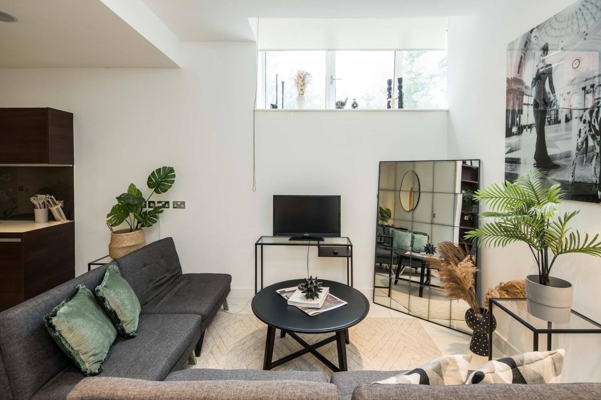 Al Central-Soho-Chinatown-Coventgarden-Cozy-Onebed Appartement Londen Buitenkant foto
