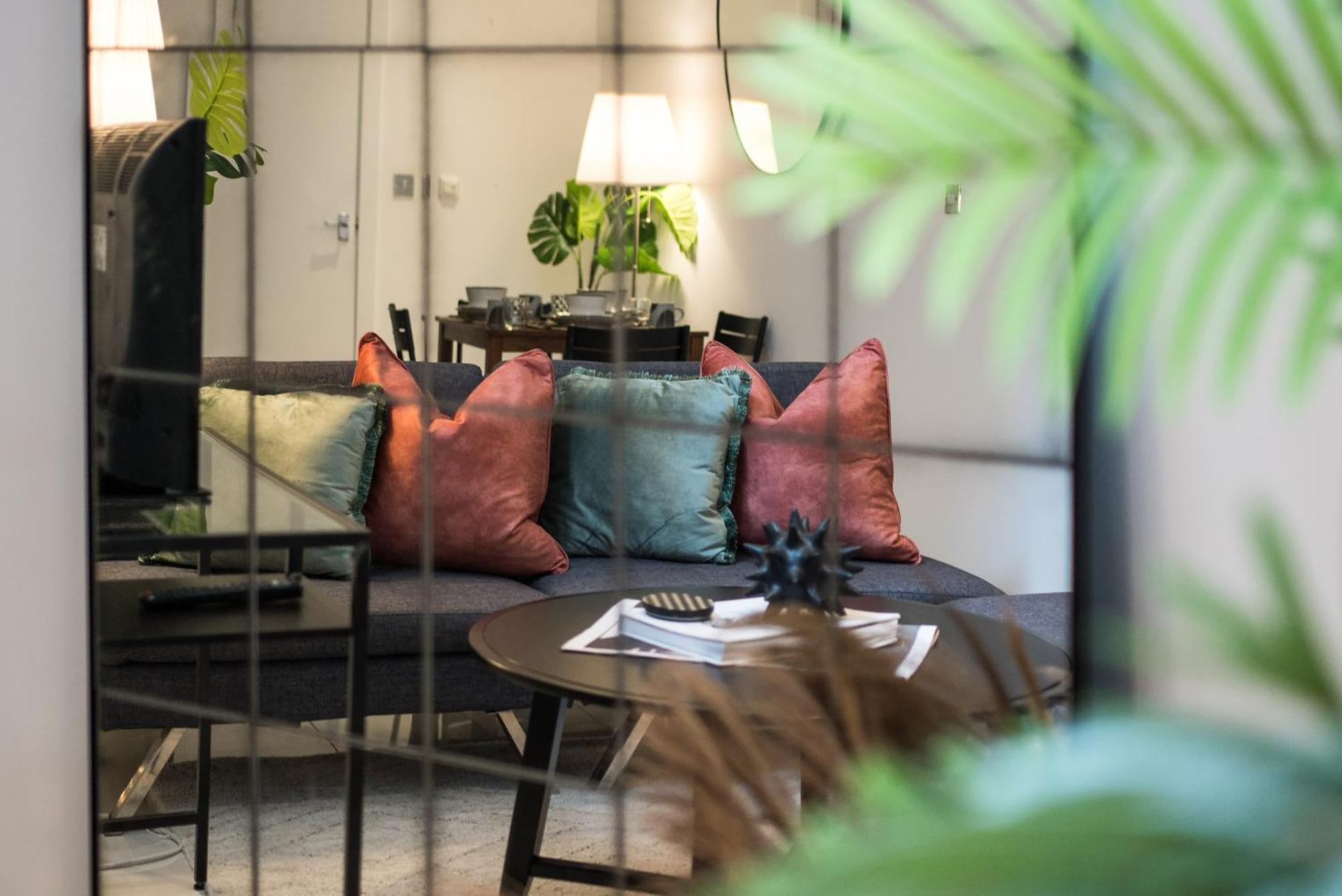 Al Central-Soho-Chinatown-Coventgarden-Cozy-Onebed Appartement Londen Buitenkant foto